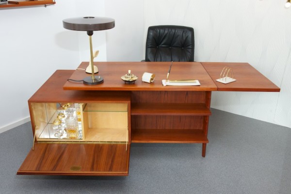 Wandelbarer Schreibtisch SWISS TEAK mit Bar, 1964 – BLISS modern antiques